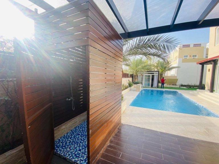 The Latest Trends in Swimming Pool Design for Dubai Homeowners